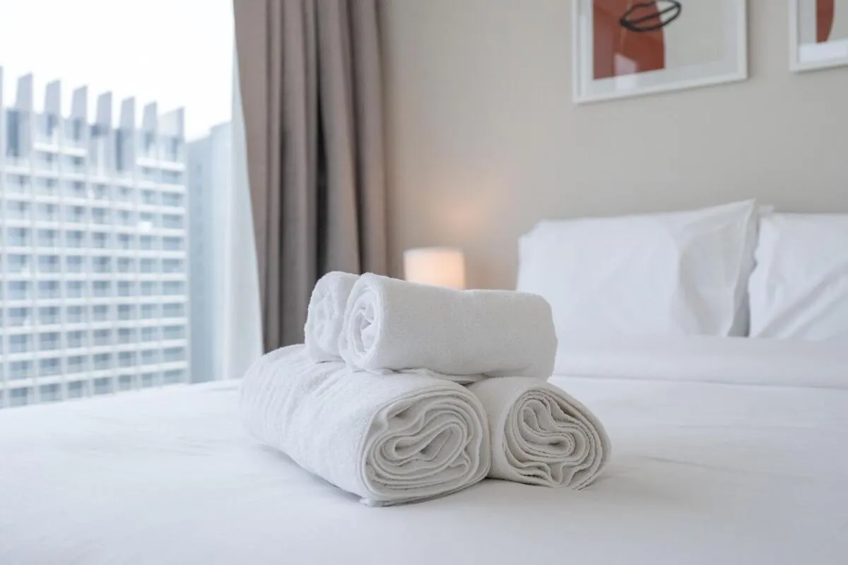 Elegant 2-Bedroom With Balcony At Burj Views In Downtown Dubai