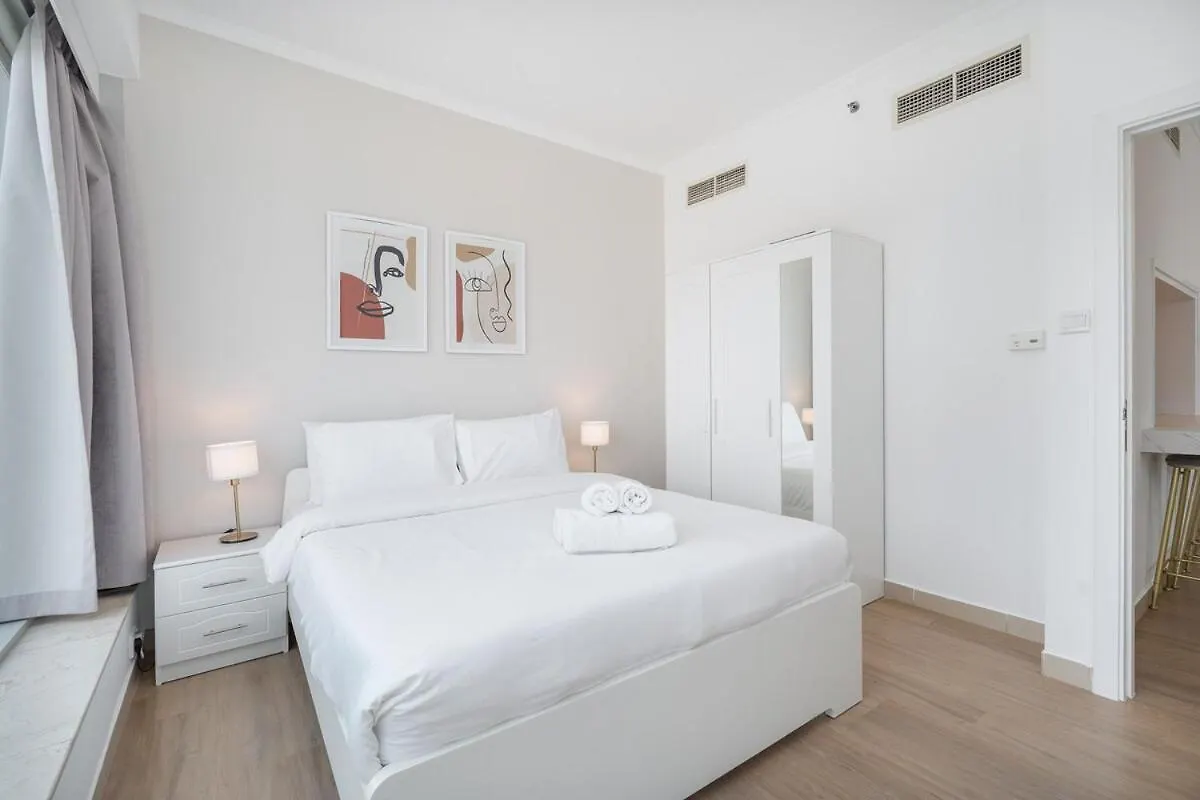 Apartment Elegant 2-Bedroom With Balcony At Burj Views In Downtown Dubai