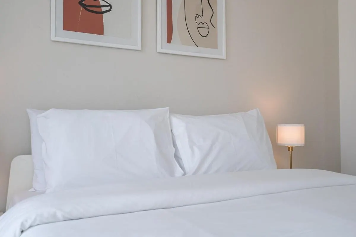 アパート Elegant 2-Bedroom With Balcony At Burj Views In Downtown ドバイ